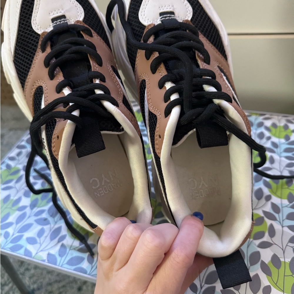 Shoes - Picture 3 of 4